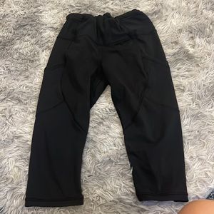 Black lululemon cropped leggings size 8